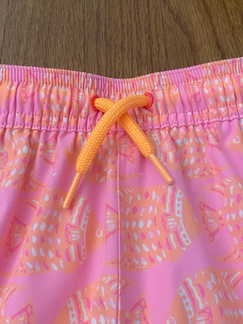 Vineyard Vines Performance Chappy Fish Neon Rosa Girls Shorts